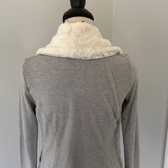 Anthropologie Saturday Sunday Ambrose faux fur cardigan XS - Picture 6 of 8
